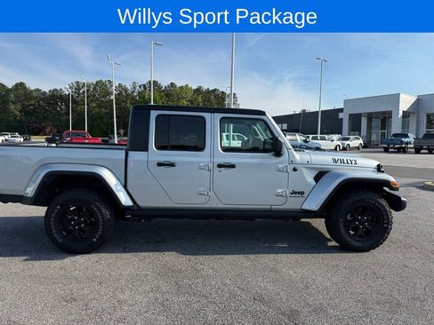Used 2022 Jeep Gladiator Sport AWD/4WD image 5