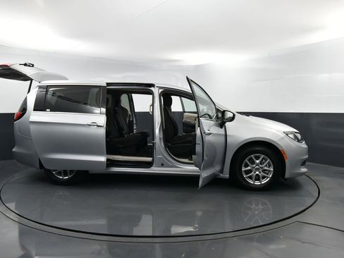 Used 2023 Chrysler Voyager LX FWD image 35