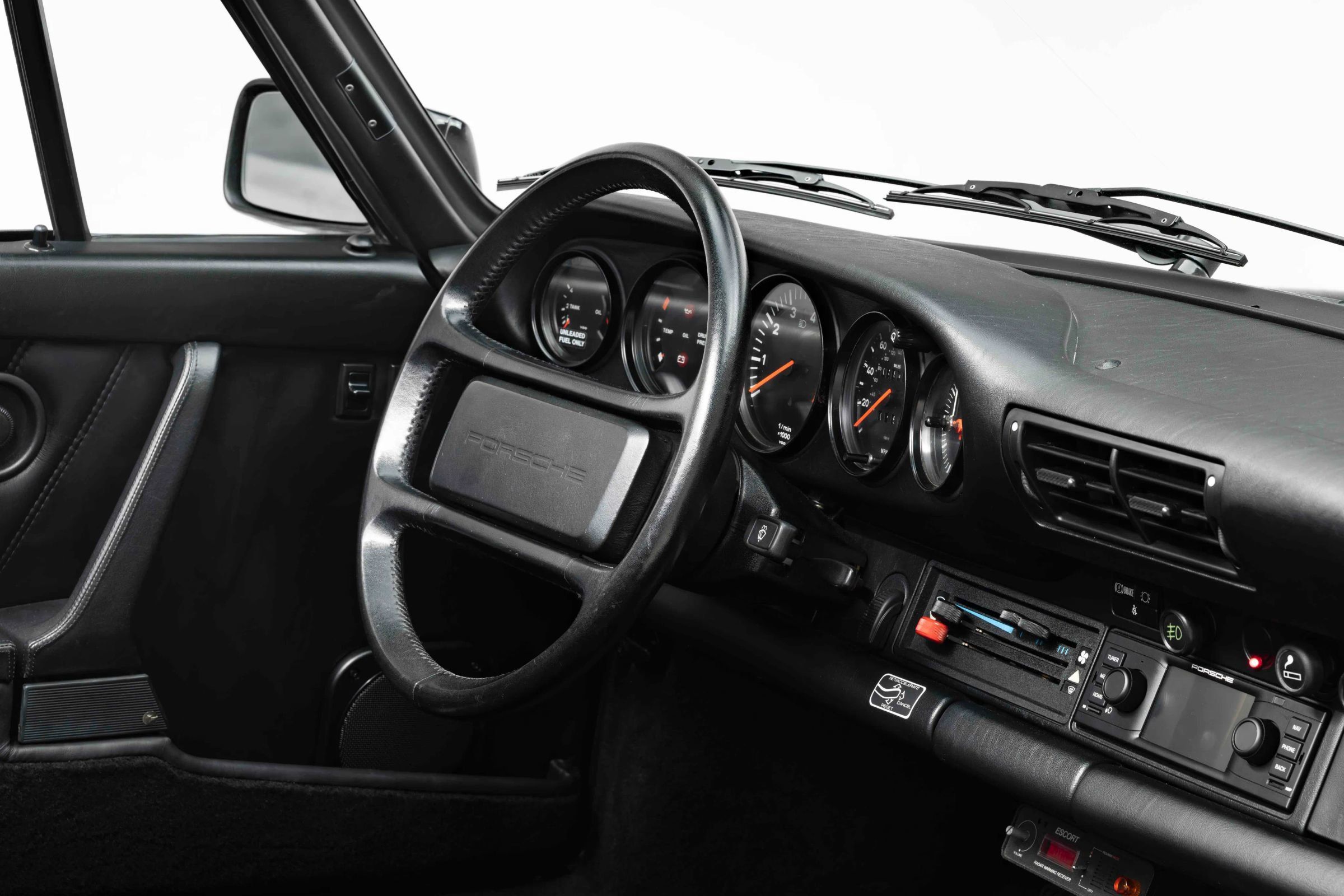 Used 1987 Porsche 911 Carrera RWD image 14