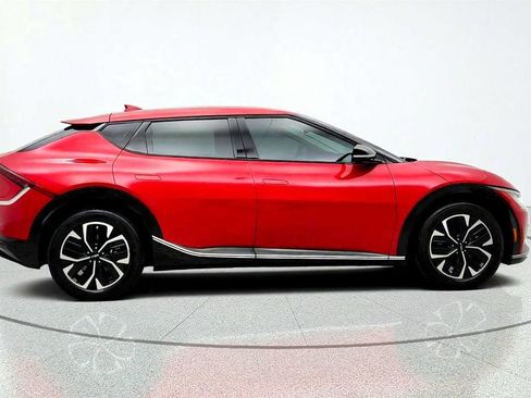 Used 2022 Kia EV6 Wind RWD image 4