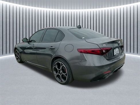 Used 2023 Alfa Romeo Giulia Veloce image 12
