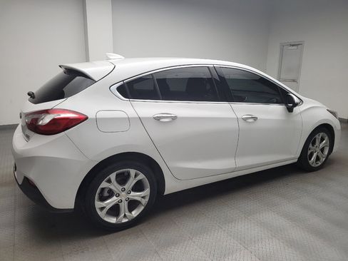 Used 2018 Chevrolet Cruze Premier FWD image 10
