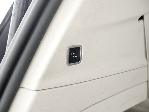 Certified 2023 Chrysler Pacifica Touring-L FWD image 20