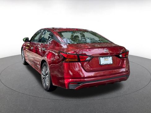 Used 2025 Nissan Altima 2.5 SV FWD image 5