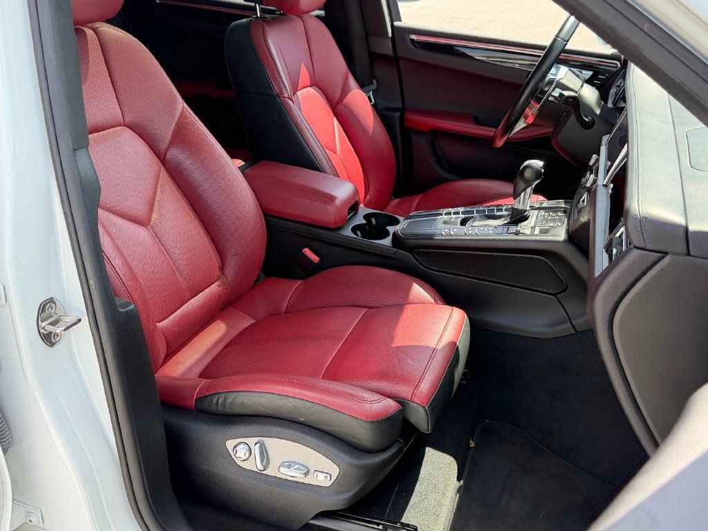 Used 2020 Porsche Macan S AWD/4WD image 15