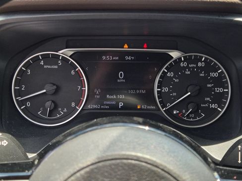Used 2022 Nissan Rogue SV FWD image 27
