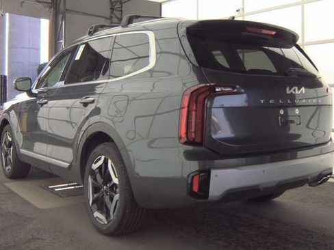 Used 2024 Kia Telluride S w/ S Sunroof Package image 4