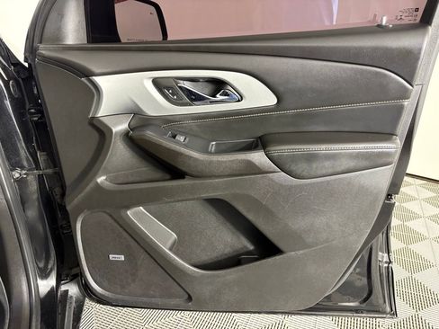 Used 2021 Chevrolet Traverse RS w/ LPO, Cargo Package FWD image 41