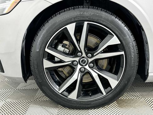 Used 2025 Volvo S60 B5 Core image 29