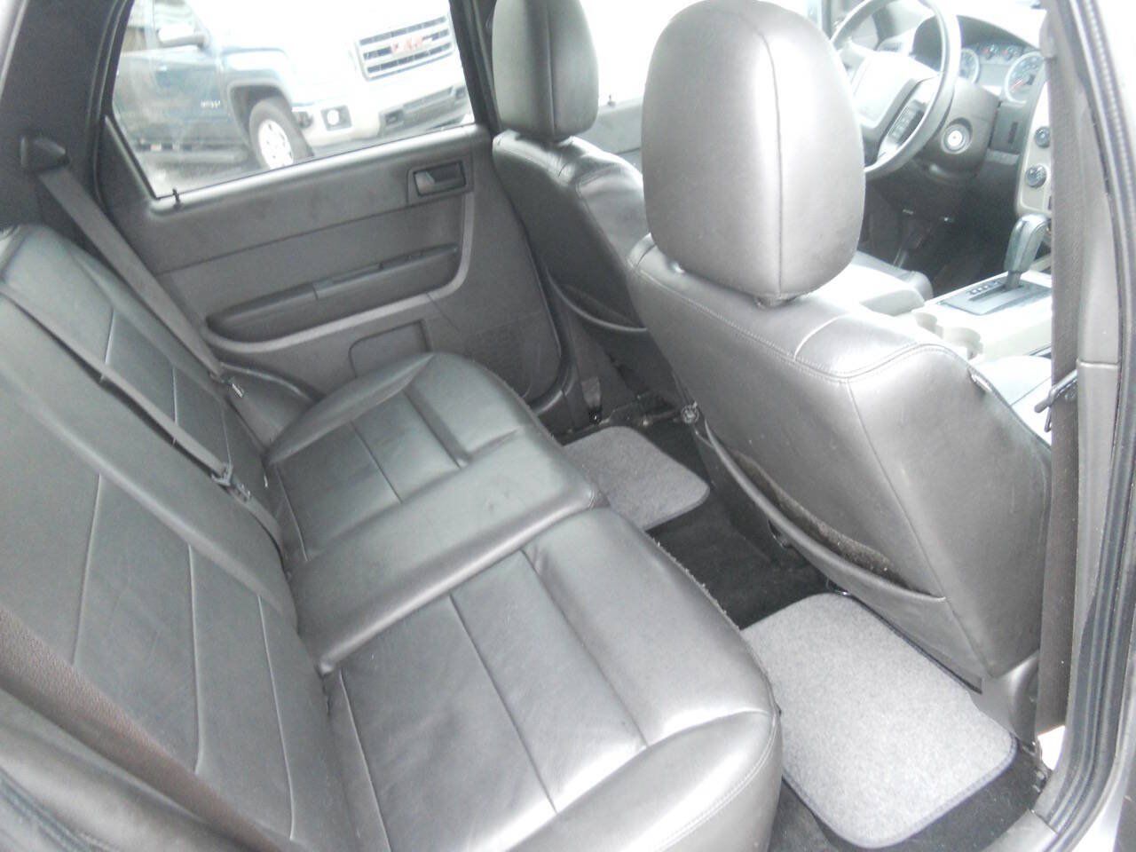 Used 2011 Ford Escape XLT w/ 203A Rapid Spec Order Code FWD image 16