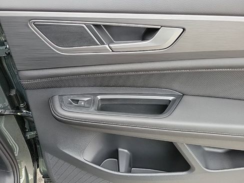 New 2026 Volkswagen Atlas Cross Sport SE image 44