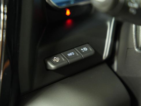 Used 2025 GMC Sierra 1500 AT4 w/ AT4 Premium Package AWD/4WD image 32