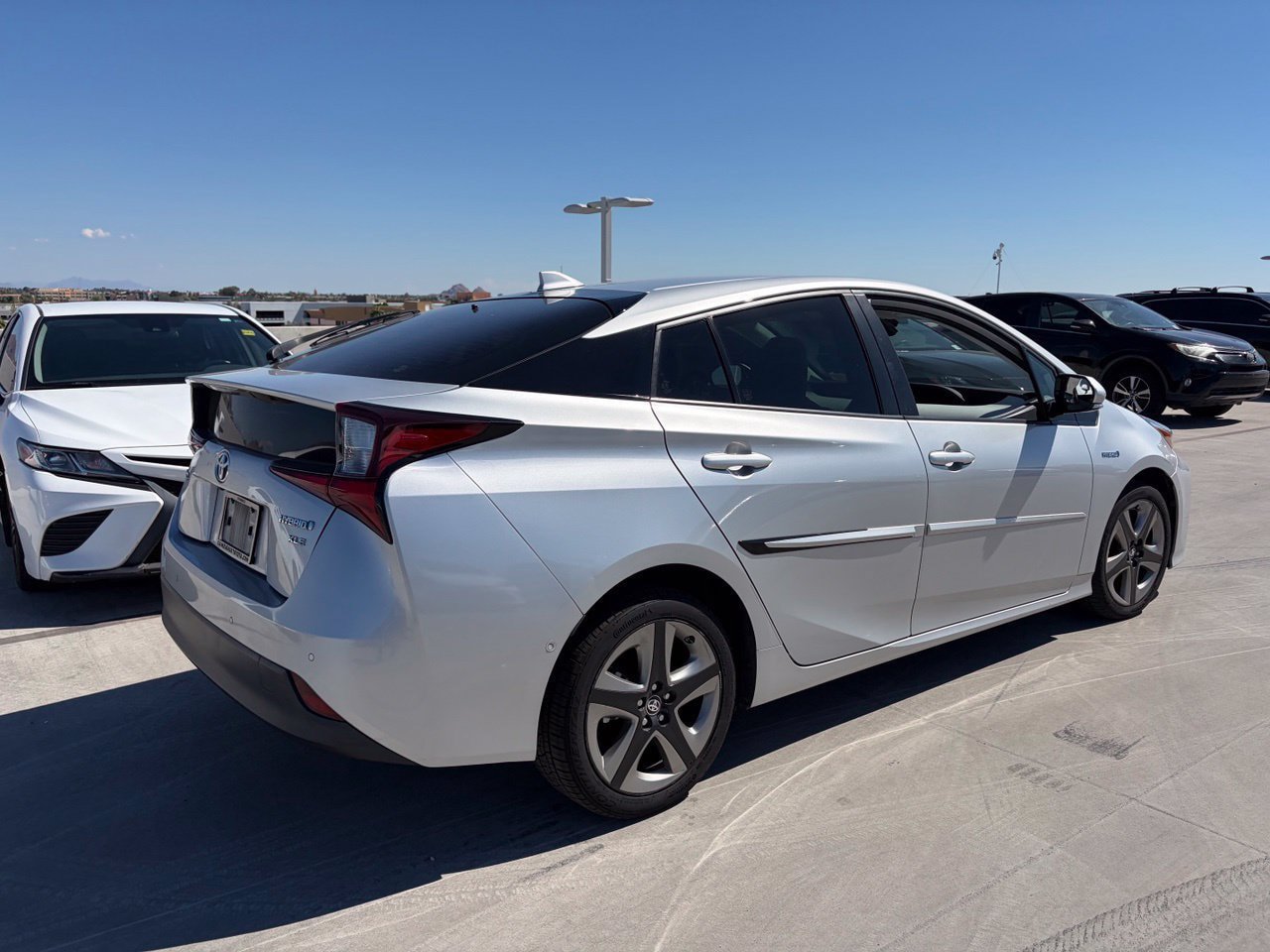 Used 2019 Toyota Prius XLE w/ Carpet Mat Package FWD image 2
