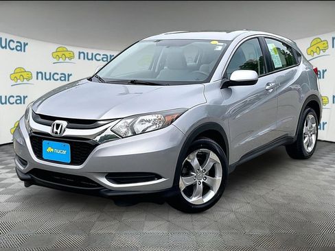 Used 2017 Honda HR-V LX image 3