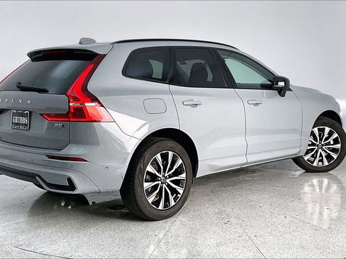 Used 2025 Volvo XC60 B5 Plus image 2