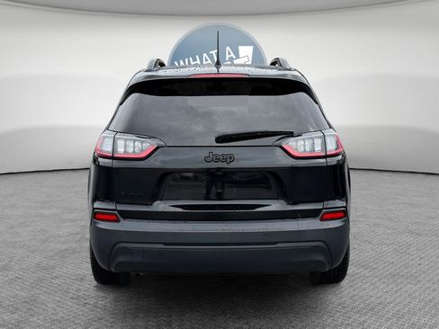 Used 2019 Jeep Cherokee Latitude Plus AWD/4WD image 5