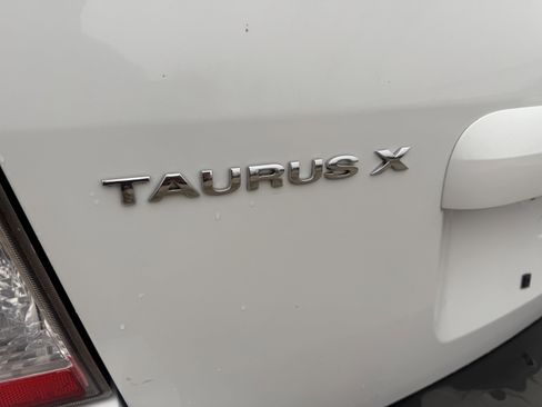 Used 2008 Ford Taurus X SEL image 9