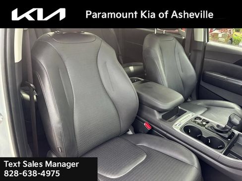 Certified 2025 Kia Carnival SX Prestige FWD image 21