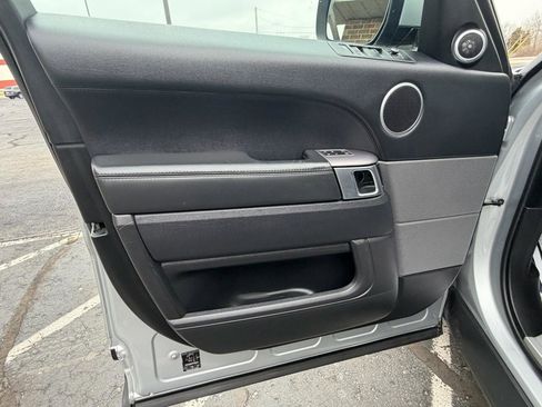 Used 2017 Land Rover Range Rover Sport HSE image 9