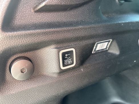 Used 2025 Jeep Grand Cherokee L Limited image 28