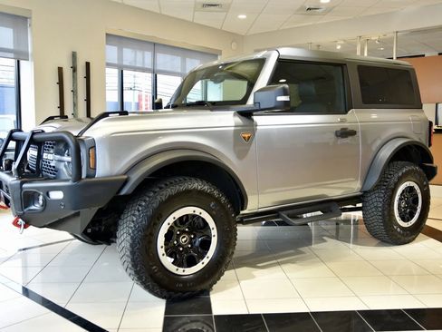 Used 2023 Ford Bronco Badlands image 3