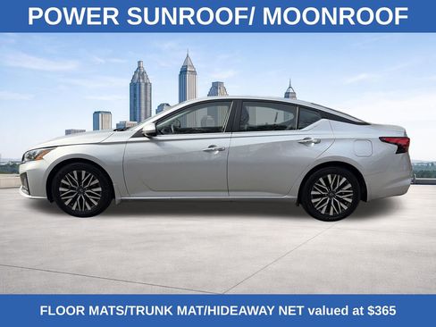 Used 2024 Nissan Altima 2.5 SV w/ SV Premium Package image 2