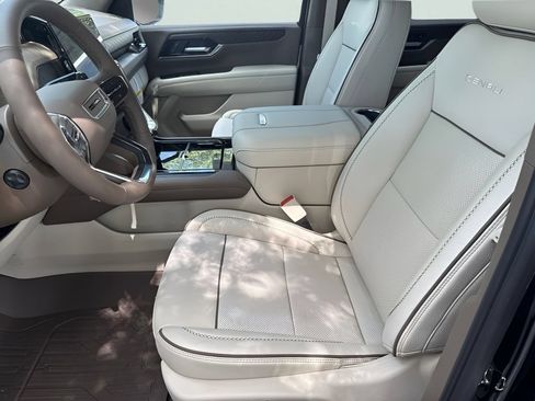 New 2026 GMC Yukon XL Denali w/ Sun & Power Step Package AWD/4WD image 9
