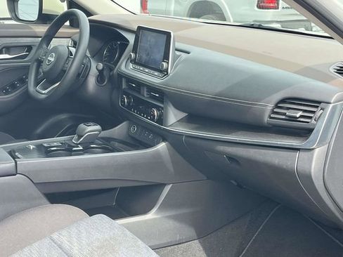 Used 2023 Nissan Rogue SV FWD image 24