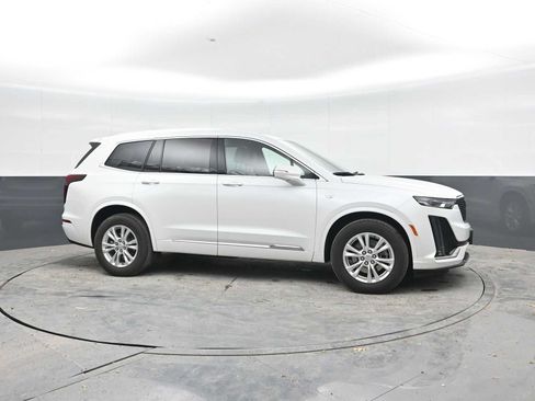 Used 2024 Cadillac XT6 Luxury AWD/4WD image 7