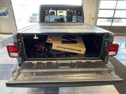 Used 2022 Jeep Gladiator Mojave w/ Cold Weather Group image 5