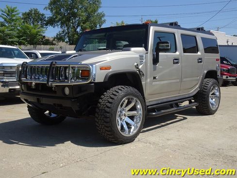Used 2004 HUMMER H2 w/ Preferred Equipment Group AWD/4WD image 3