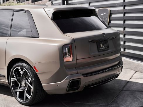 Used 2026 Rolls-Royce Cullinan Black Badge image 11