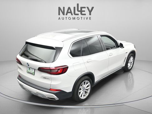 Used 2022 BMW X5 xDrive45e w/ Parking Assistance Package image 13