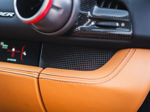 Used 2021 Ferrari F8 Tributo RWD image 50