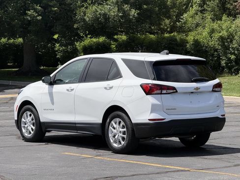 Used 2022 Chevrolet Equinox LS w/ LS Convenience Package AWD/4WD image 7