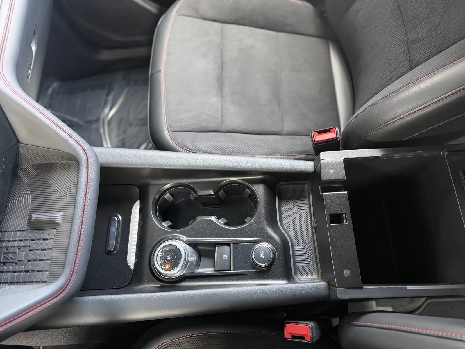 Used 2025 Ford Explorer ST AWD/4WD image 41