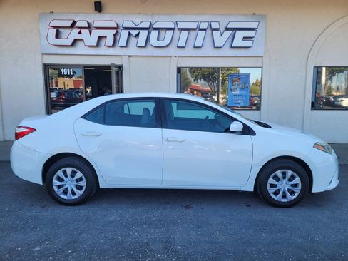 Used 2014 Toyota Corolla L FWD image 2