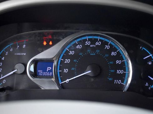 Used 2014 Toyota Sienna XLE image 28