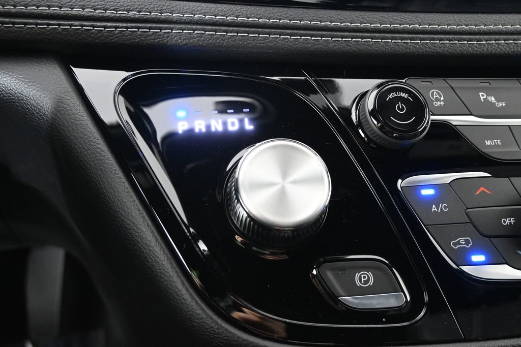New 2027 Chrysler Pacifica Select AWD/4WD image 31