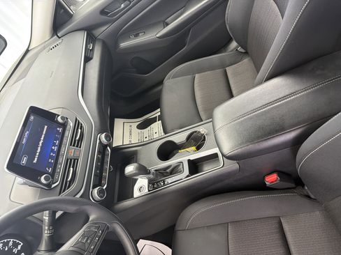 Used 2025 Nissan Altima 2.5 S FWD image 13