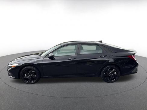Used 2026 Hyundai Elantra Sport FWD image 9