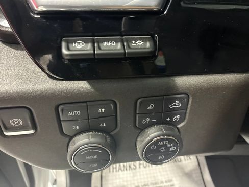 Used 2025 Chevrolet Silverado 1500 High Country w/ Technology Package AWD/4WD image 21