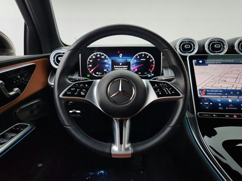 Used 2023 Mercedes-Benz GLC 300 4MATIC image 23