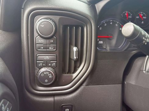 Used 2019 Chevrolet Silverado 1500 Custom w/ Custom Convenience Package image 23