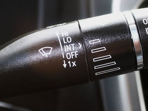 Used 2023 GMC Acadia SLE w/ Driver Convenience Package image 27