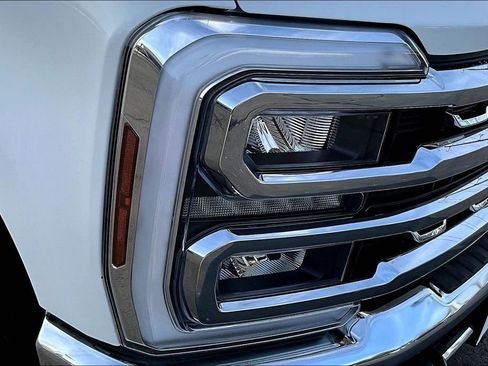 Used 2025 Ford F250 Lariat w/ Lariat Ultimate Package image 33