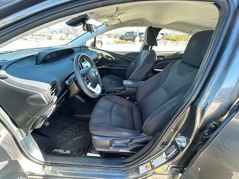 Used 2017 Toyota Prius Two w/ Prius Two Safety Plus Package image 12
