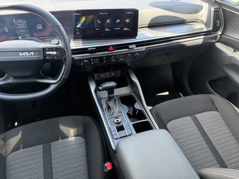 Certified 2026 Kia Sorento LX FWD image 13