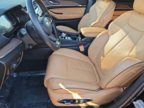 Used 2022 Jeep Grand Cherokee Summit w/ Advanced Protech Group IV image 17