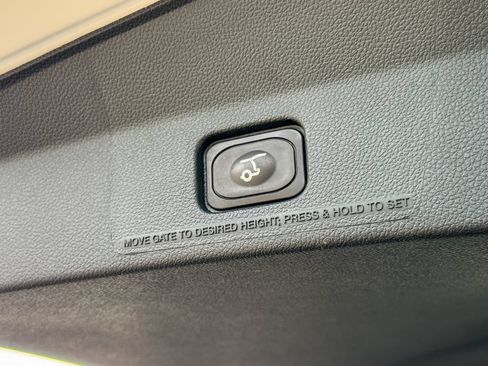 Used 2018 Ford Explorer Platinum AWD/4WD image 23
